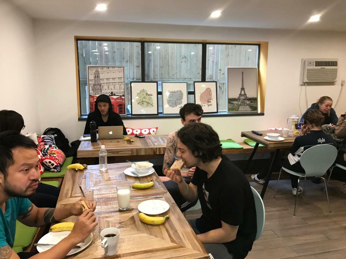 Kensington College Backpackers Vandrarhem Toronto Exteriör bild